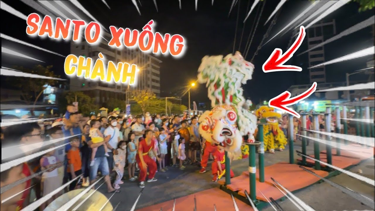 Ngày Diễn Gần Cuối Ở Đà Nẵng Nhưng Vẫn Rất Đông Người Coi Múa Lân