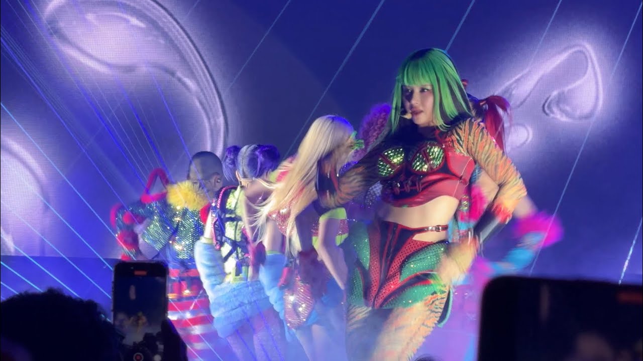 XG - X-GENE fancam at Howl Tour LA 10-06-24