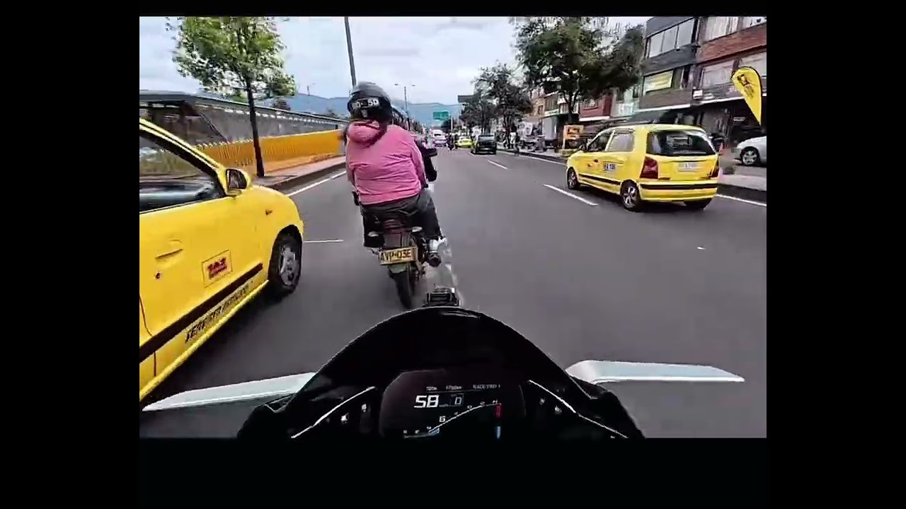 BMW S1000 RR🔥💀- FULL CANDELEO EN CALLE 