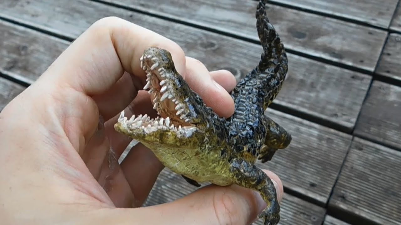 sculpting a NILE CROCODILE out of POLYMER CLAY