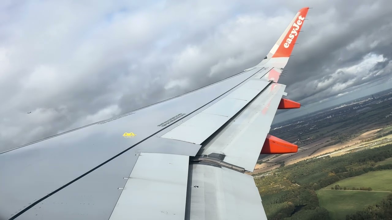 Boeing 737-800 Take-off from Berlin Brandenburg Airport