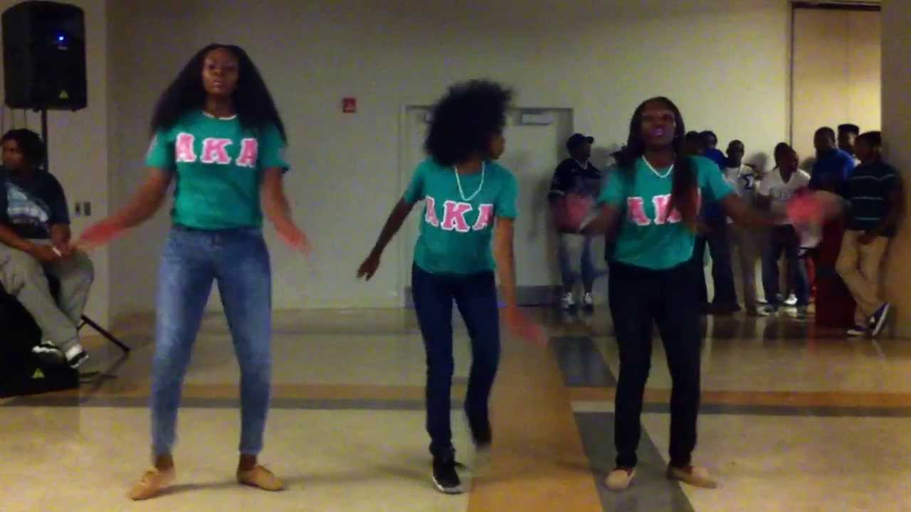 Epsilon Nu Chapter of Alpha Kappa Alpha Freshmen Step Show