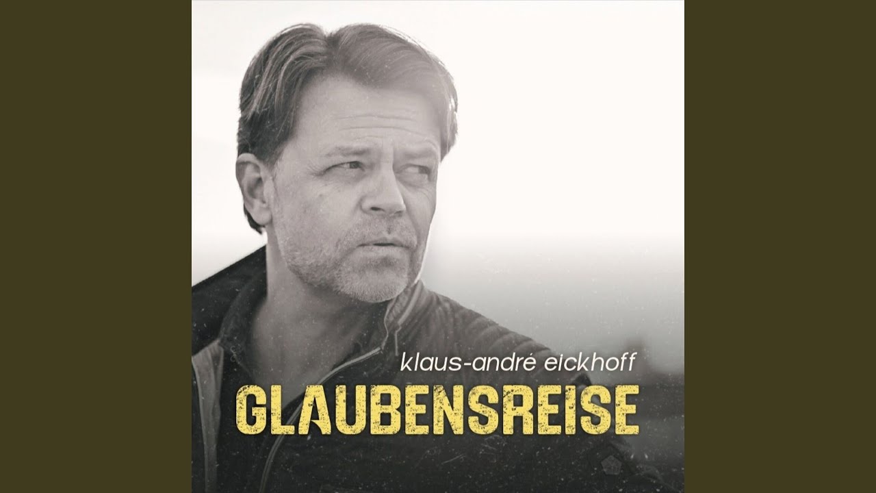 Am Kleiderhaken an der Tür