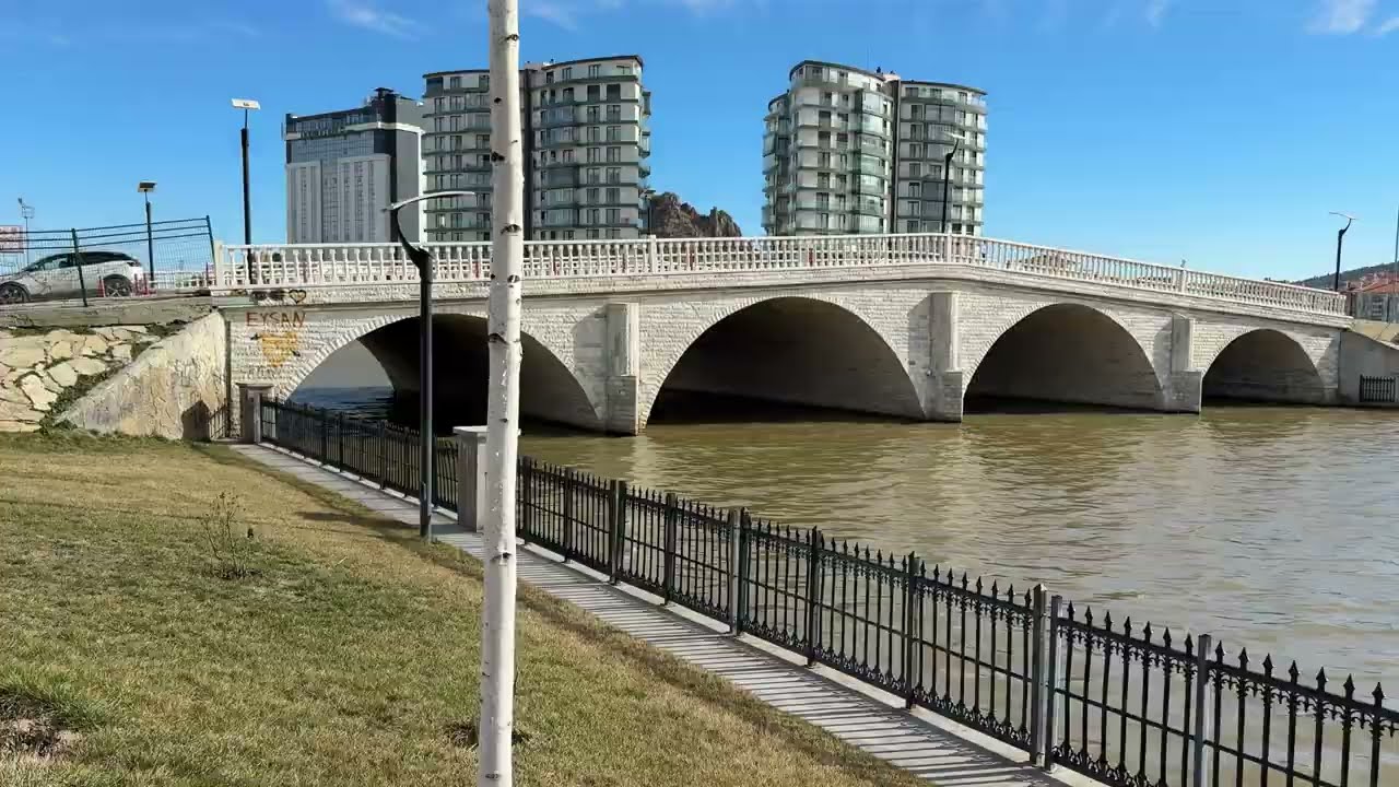 Porsuk Çayına Rakip Olarak Yapılan; Afyon Akarçay