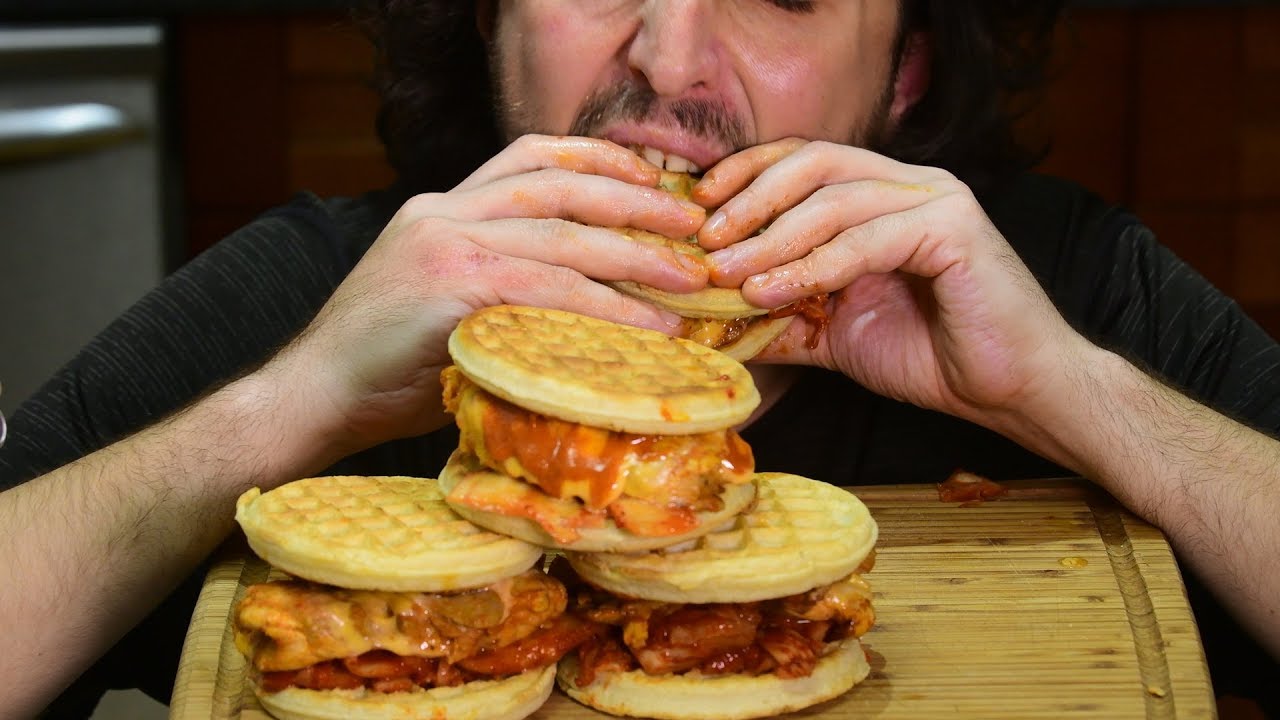 ASMR SPICY CHICKEN KIMCHI WAFFLE SANDWICH  * CRUNCHY * w/ new SECRET SAUCE RECIPE 먹방