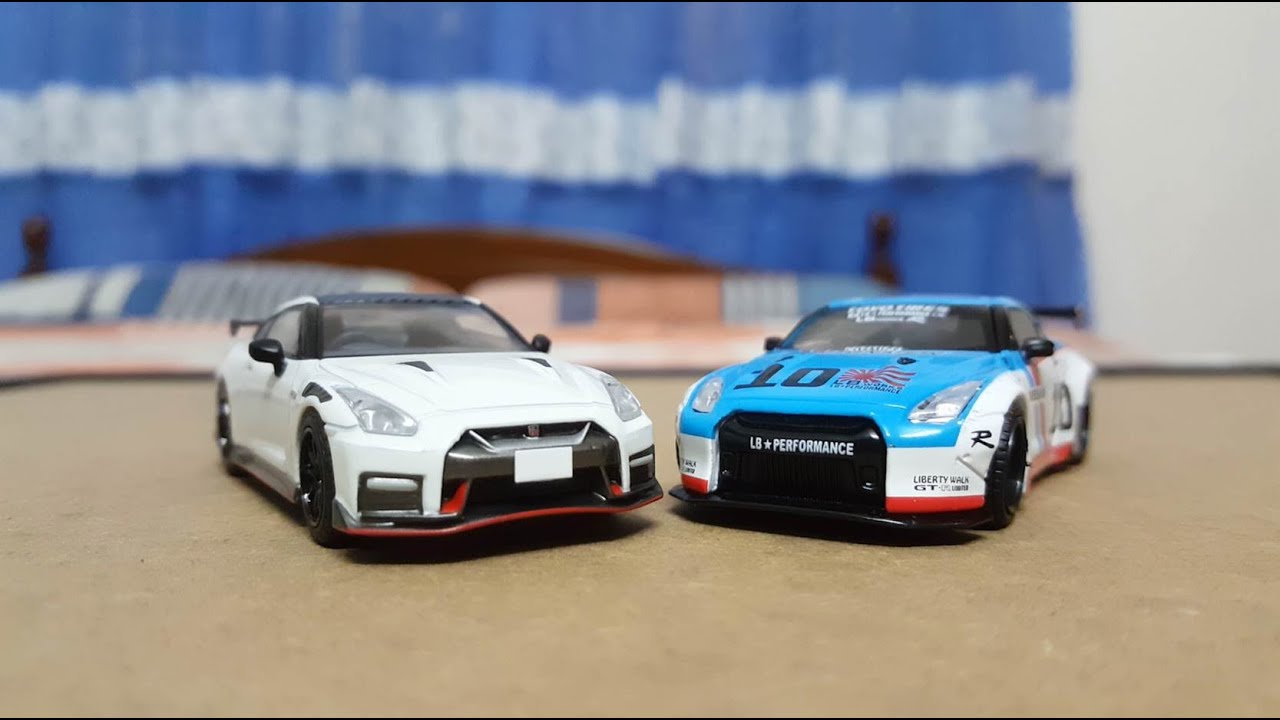 Nissan GT-R (R35) Comparison - Tomica Limited Vintage Neo vs MINI GT