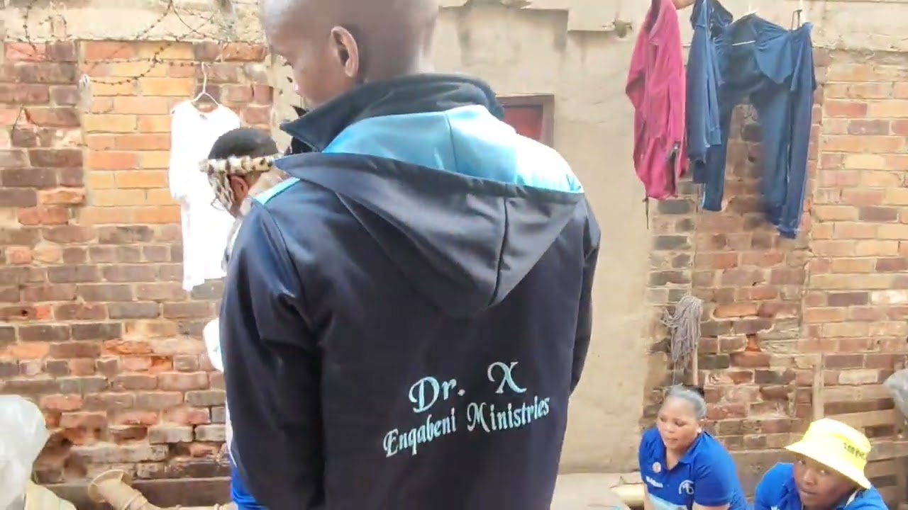 Basagezwa namanje eNqabeni uDrX lokhu lokhu ebafake njalo esfuthweni