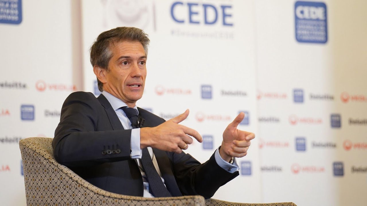 Desayuno CEDE con Juan Santamaría