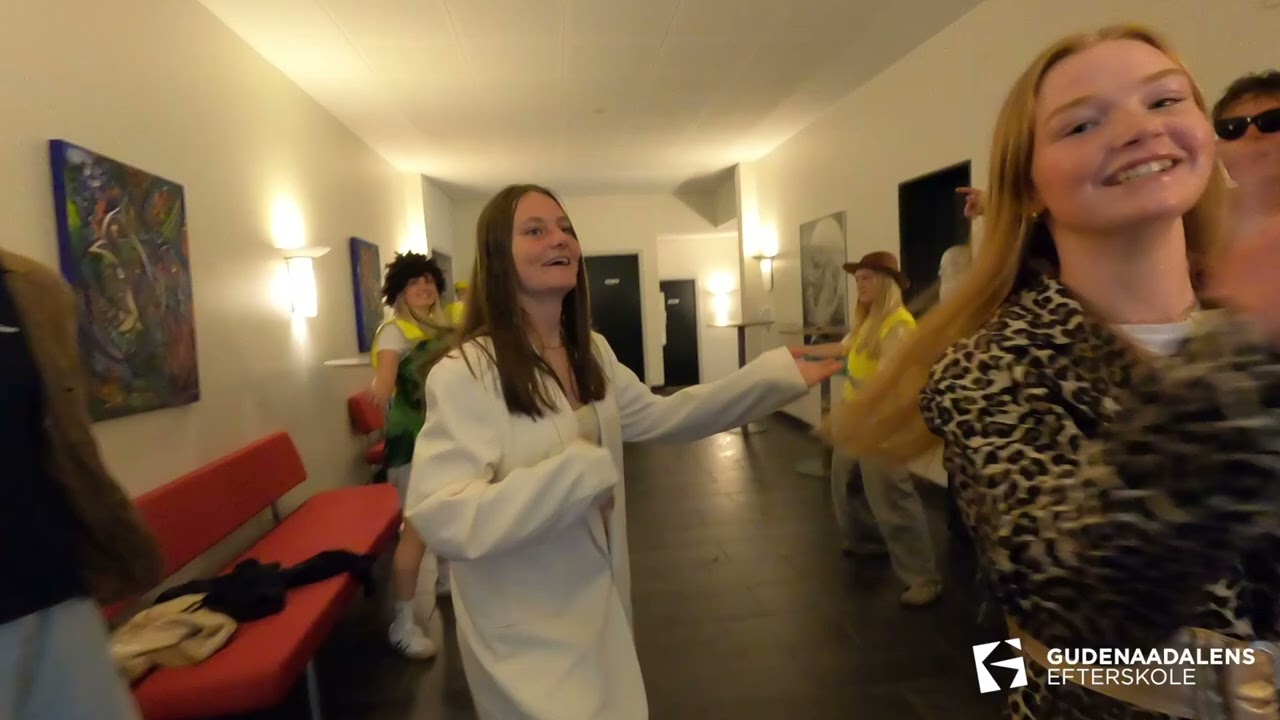 Lipdub 2425
