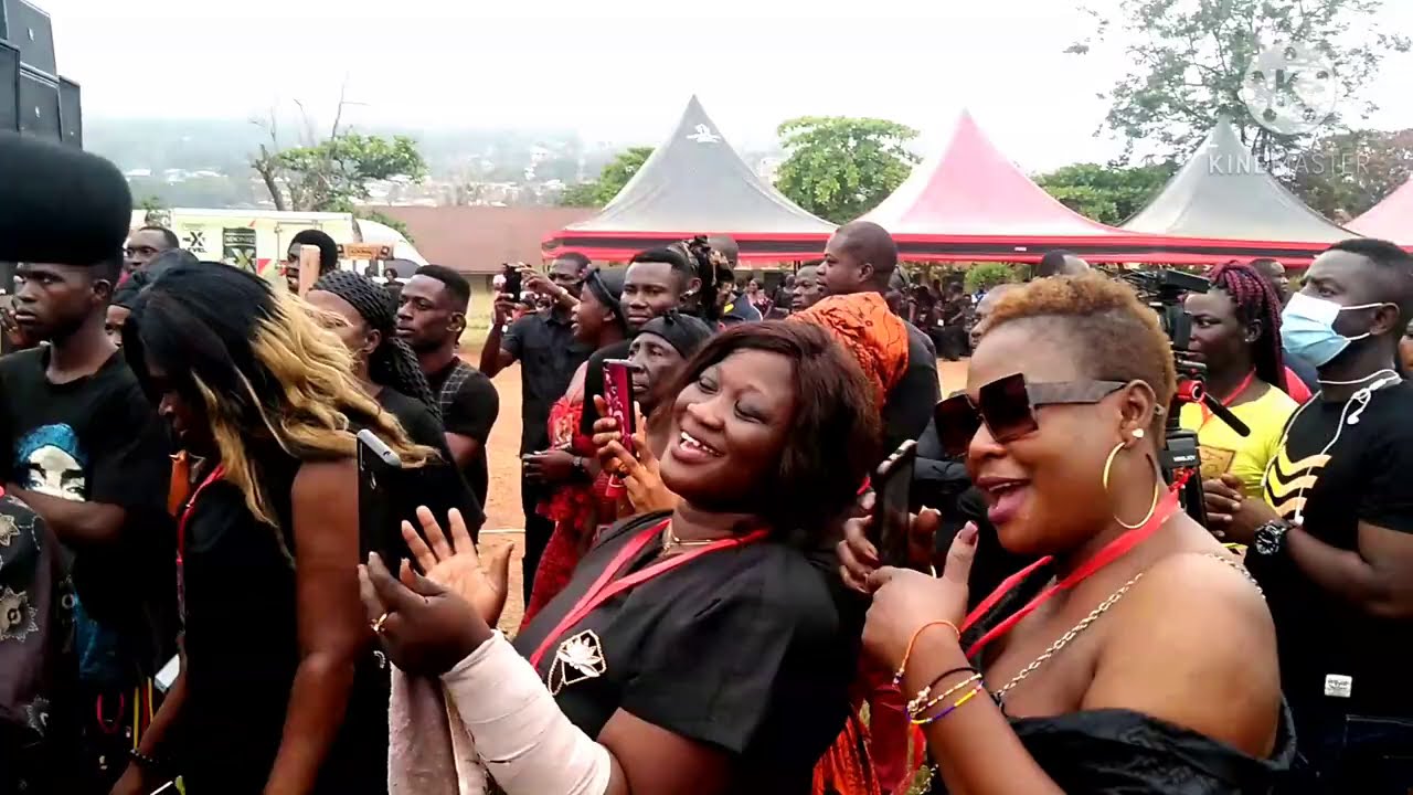 Kofi B family& kwame mickey in tears when his junior brother singing his songs @ his absence
