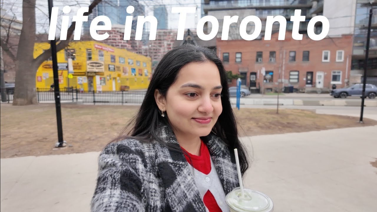 Life in Toronto : Viral matcha latte, Costco haul, window shopping & more