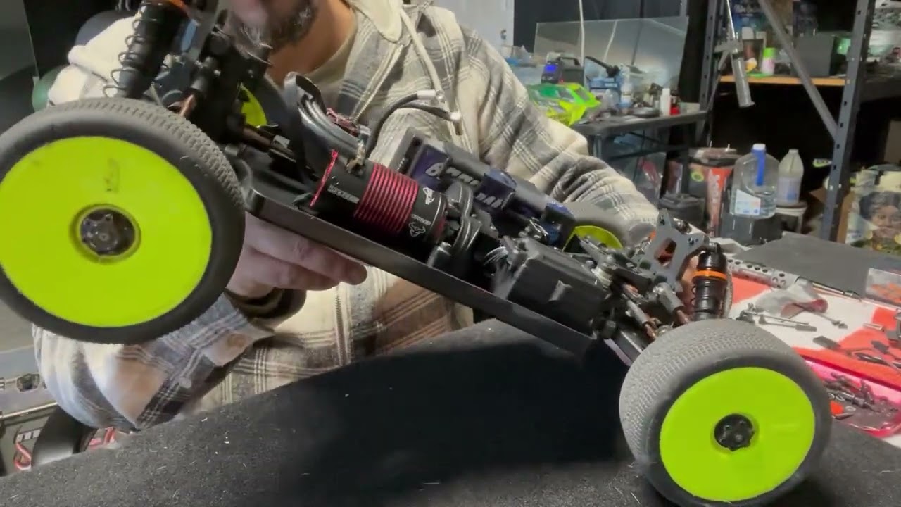 Full Throttle Hobbies overview of the Caster Racing ETO821.2 E-buggy.