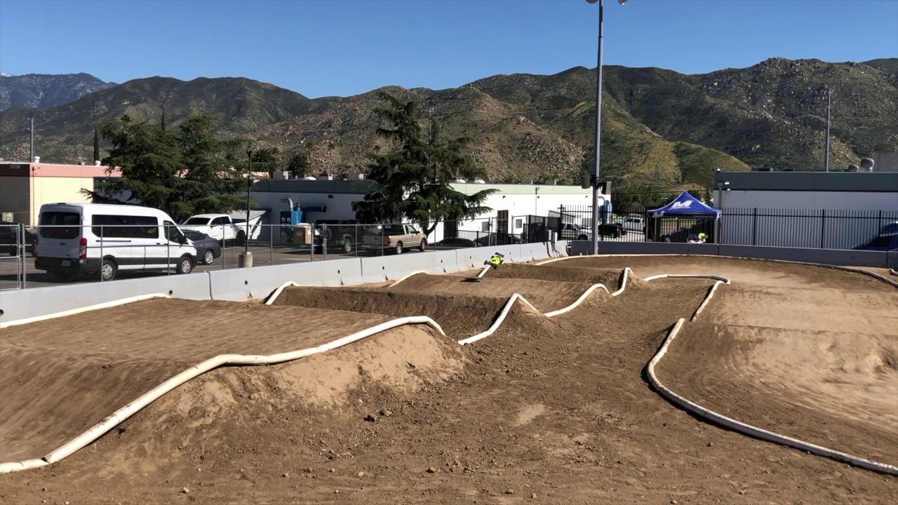 Adam Drake from Mugen Seiki Racing running his MBX8 Eco at Pro-Line Raceway.