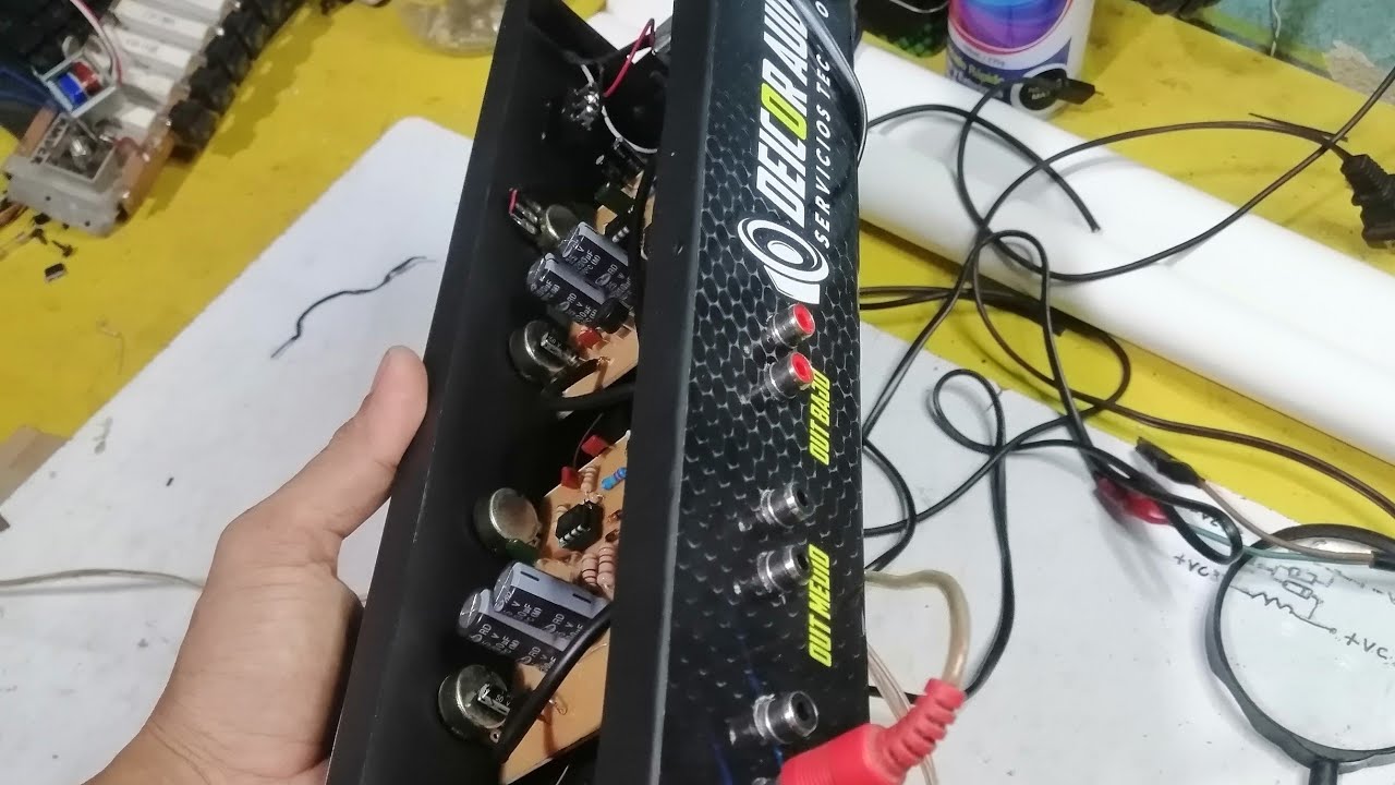 crossover activo o divisor de frecuencias. Deicor Audio