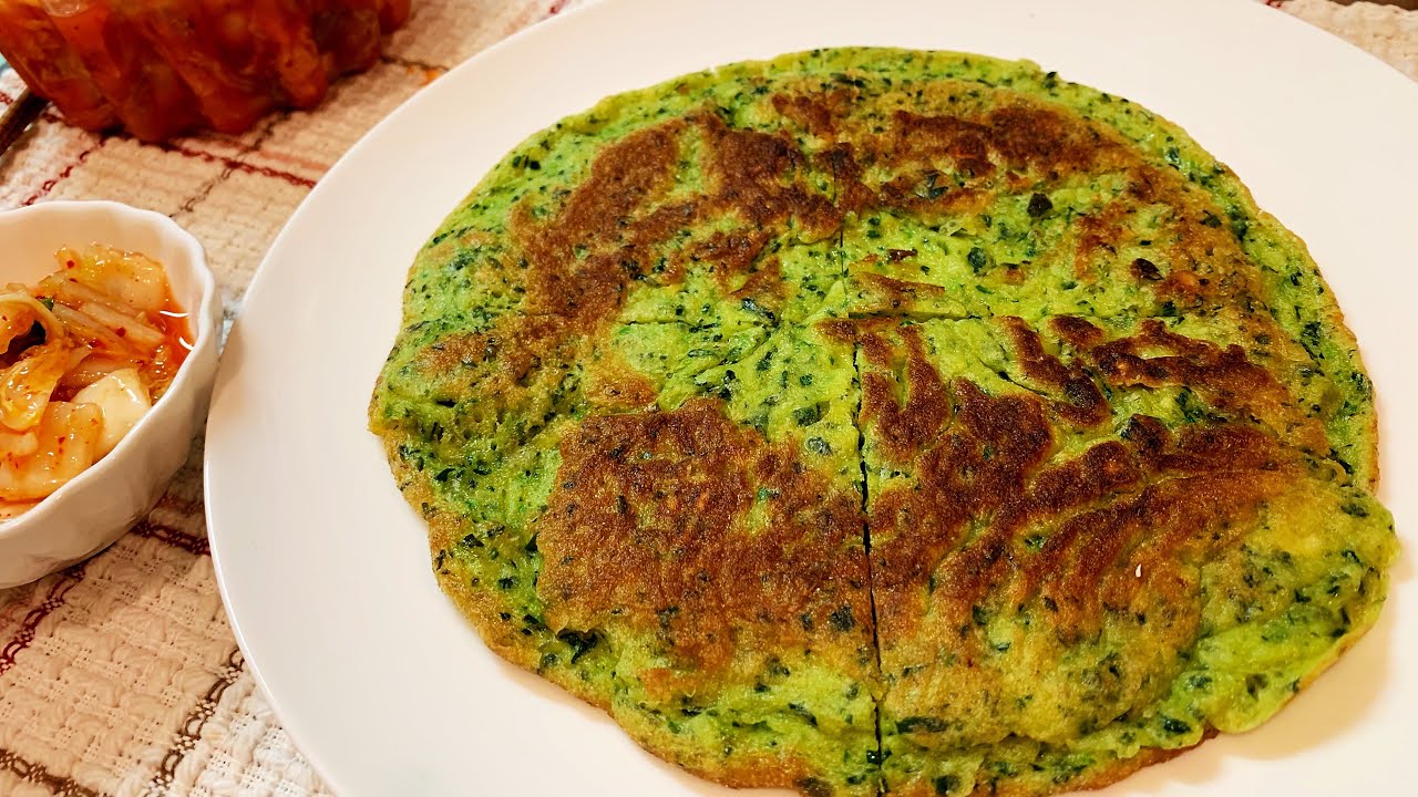 Easy Spinach Pancake and Crispy Fried Dumplings | Four person family breakfast in Japan #39