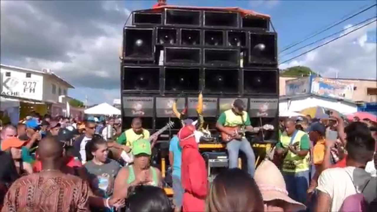 NUEVA ONDA HERMANOS CLARK EN COMPARSA SANTA BÁRBARA EDO MONAGAS 16/08/14