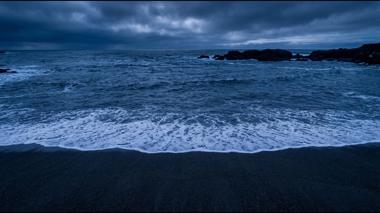 Deep Sleep Ocean Ambience at Night: Relaxing Sea Waves for Calm and Anxiety Relief