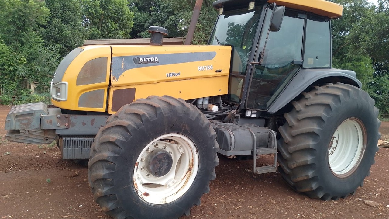 TRATOR AGRÍCOLA - VALTRA BH 180 - ANO 2010