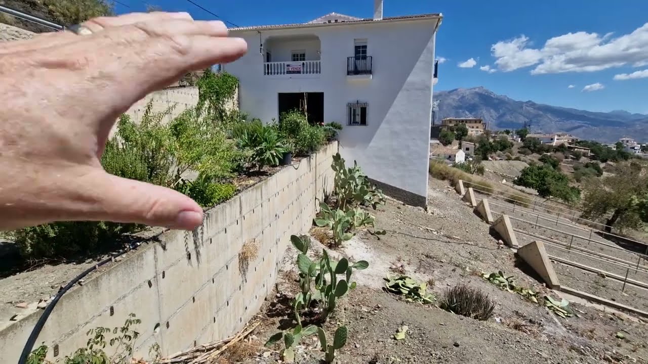 Buying a holiday home in Andalucia: Casa Ventorro at Vinuela, EXCLUSIVE at 295,000€