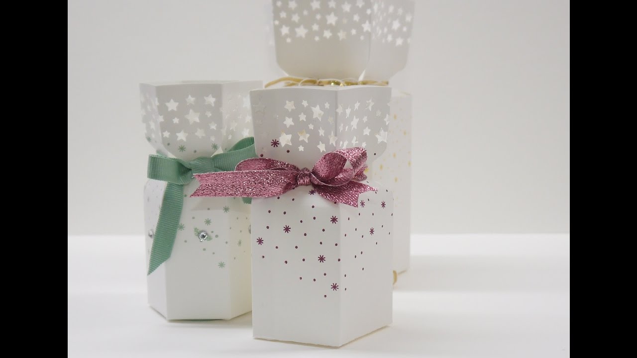 weihnachtliche  Geschenkverpackungmit dem Stanz-und Falzbrett
