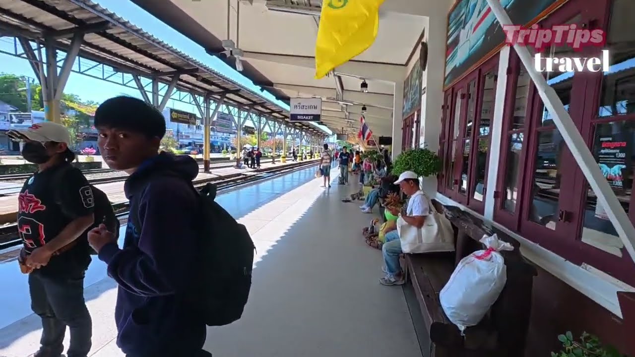 ขึ้นรถไฟท้องถิ่นจากศรีสะเกษไปอุทุมพรพิสัย (1) 