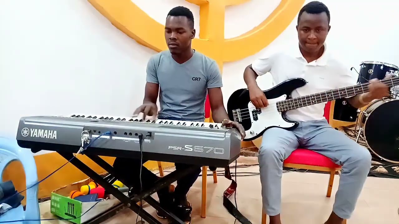 ZOUK BEST RIDDIM VIBES .VICTOR MORDECAI ON THE BASS FT ESAU TOSH ON THE DRUM