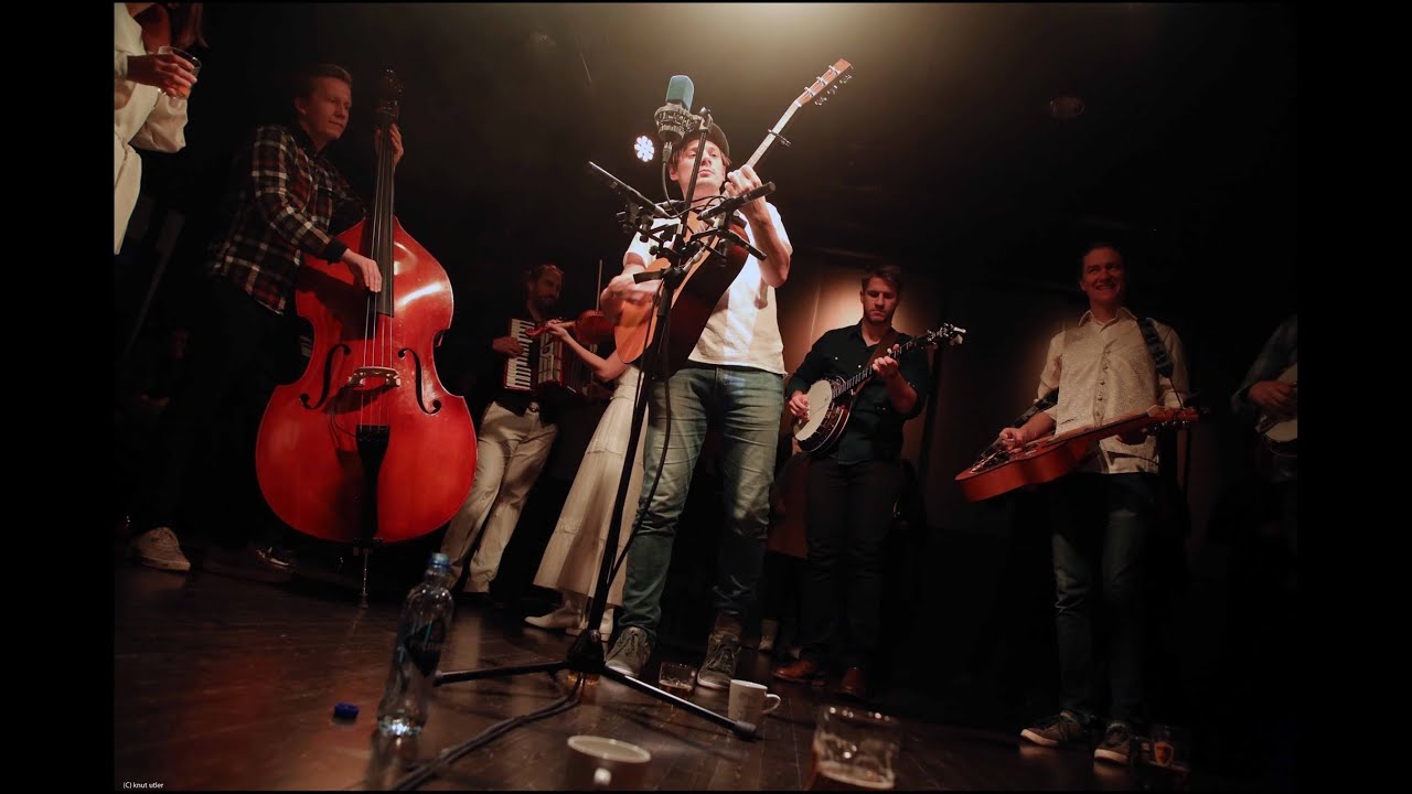 Hayde Bluegrass Orchestra & Blue Tram - Bury Me Under the Weeping Willow | The Bluegrass Jam Circle