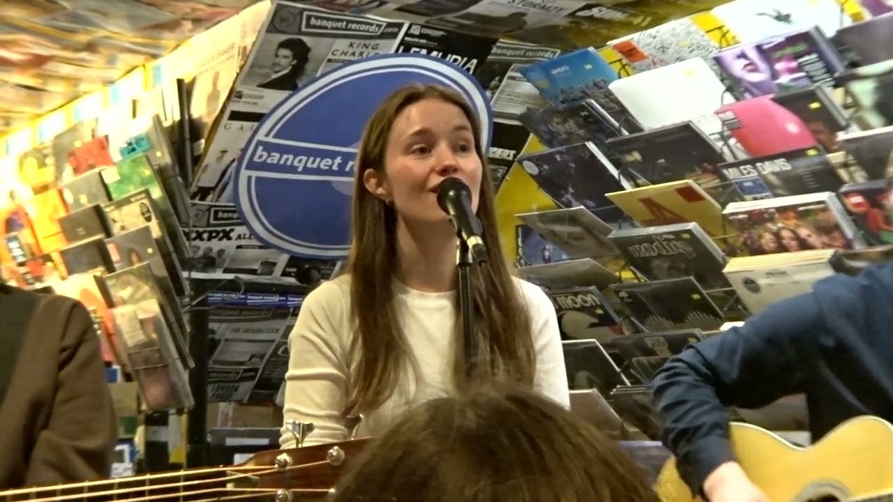 Sigrid-Grow @ Banquet Records, Kingston, 15th May 2022