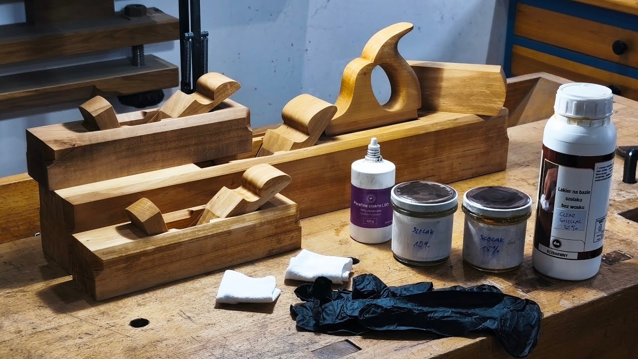 085 Finishing hand planes with shellac