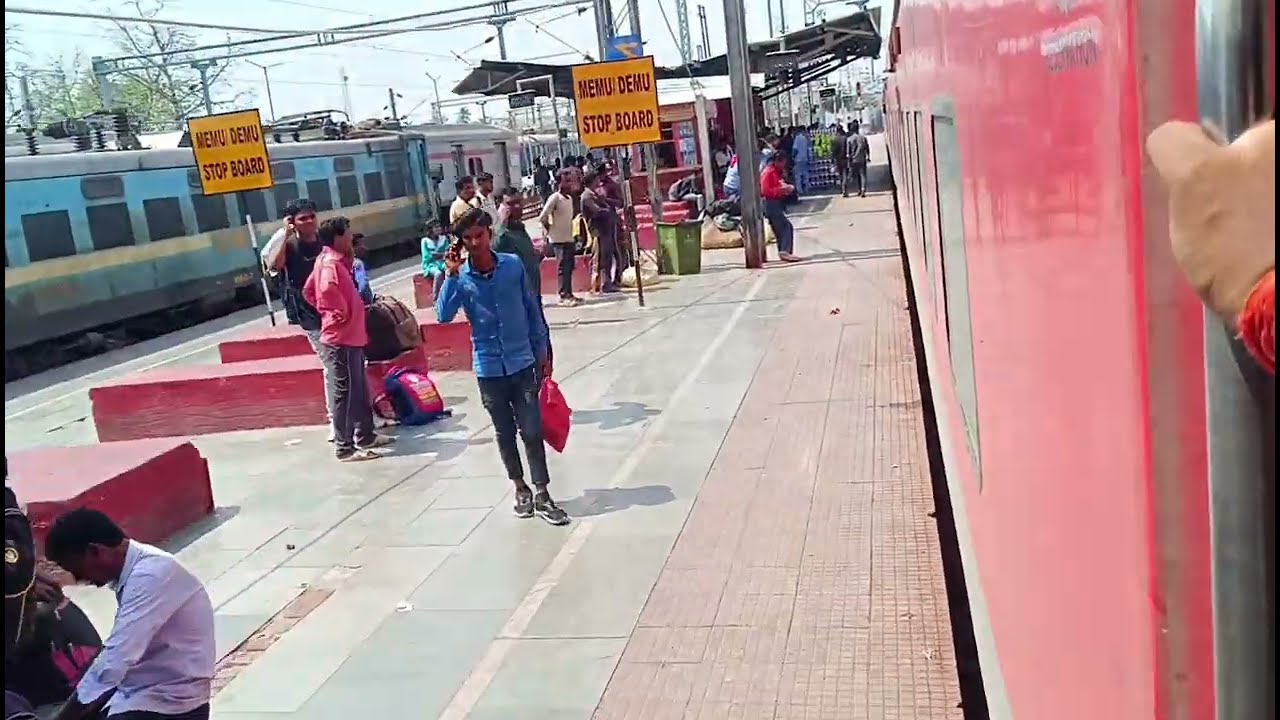 14673 Shaheed express arriving muzaffarpur junction 😍 | jaynagar to amritsar train