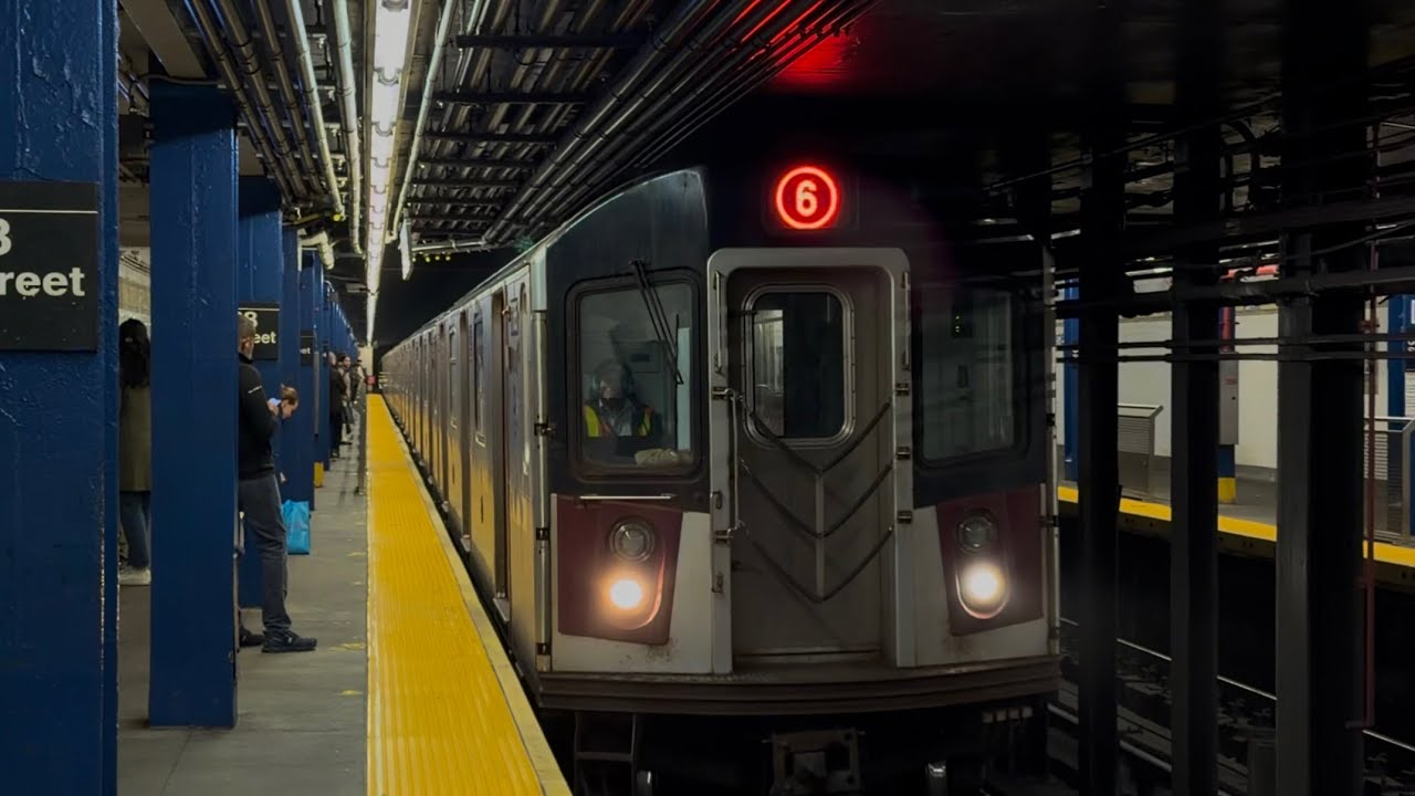 R142 & R142A 4/5/6 Train Action at 68 St-Hunter College (Lex Av Local)