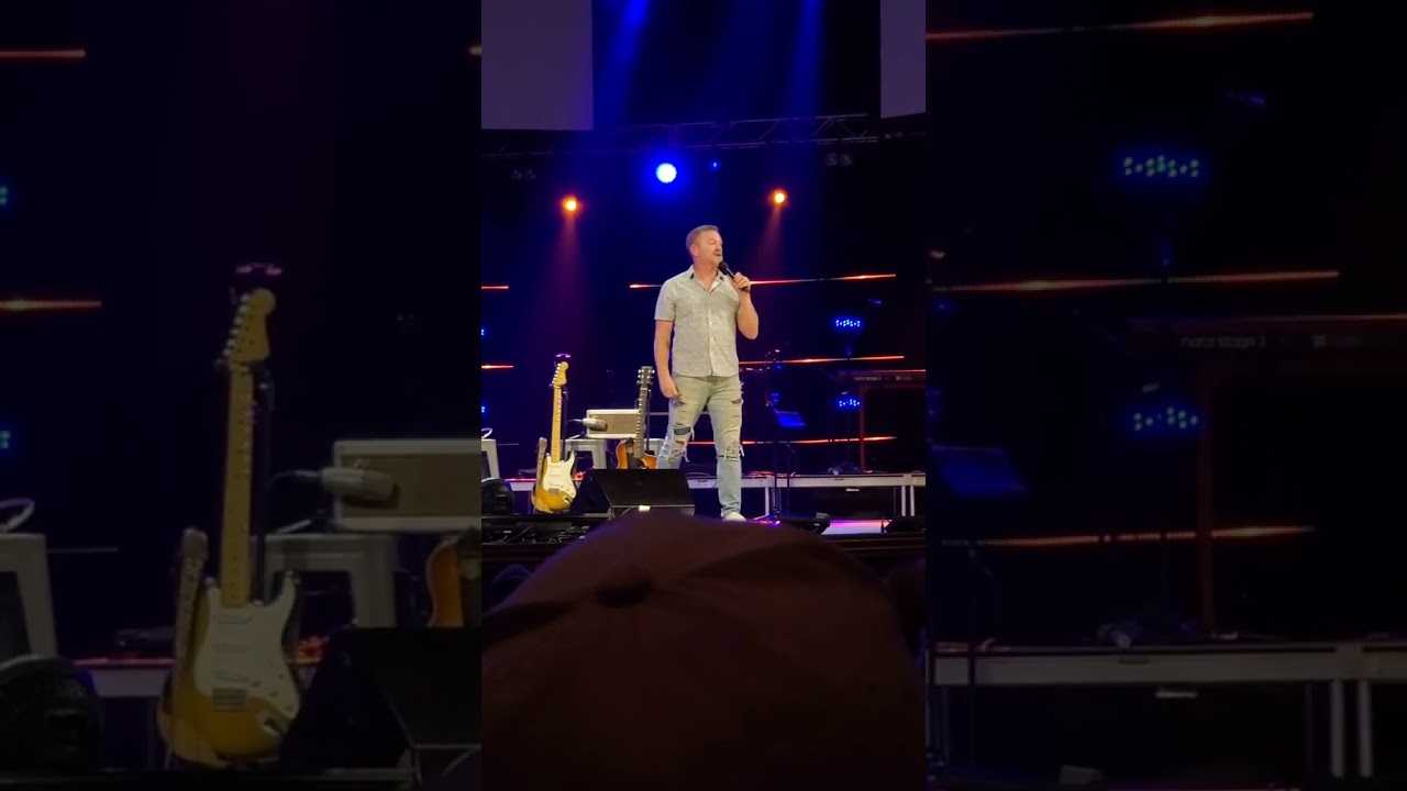 Tim Hawkins - Moms vs. Dads