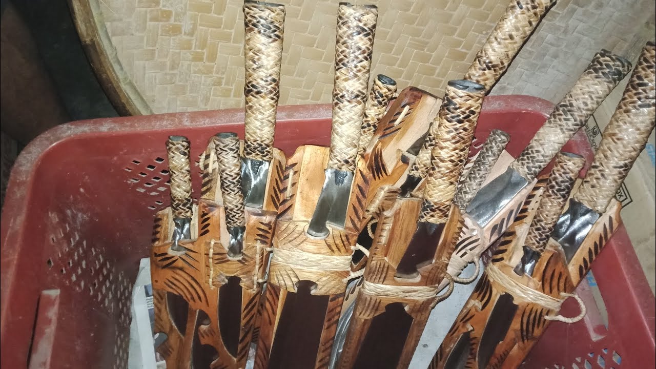 see how ifugao blade is, scabbard made