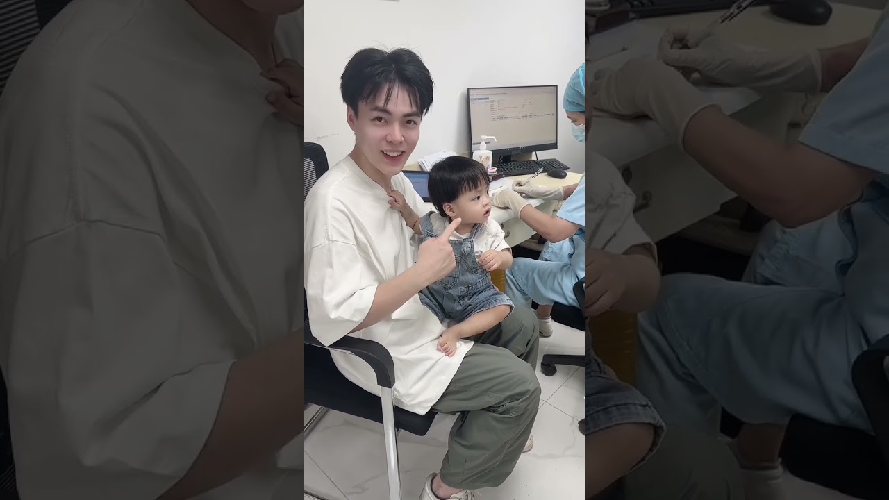 潘爸乐爷VLOG：撒娇男人最好命 在台风天来临前买菜 BabyLEYE&PAN #baby #dadlife #familygoals #family #couplegoals #cutebaby