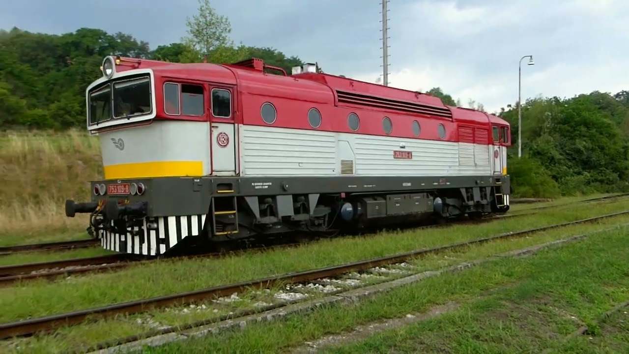 Okuliarnik 753 109-8 Kokava nad Rimavicou a Poltár (Sklársky expres), plus 813/913