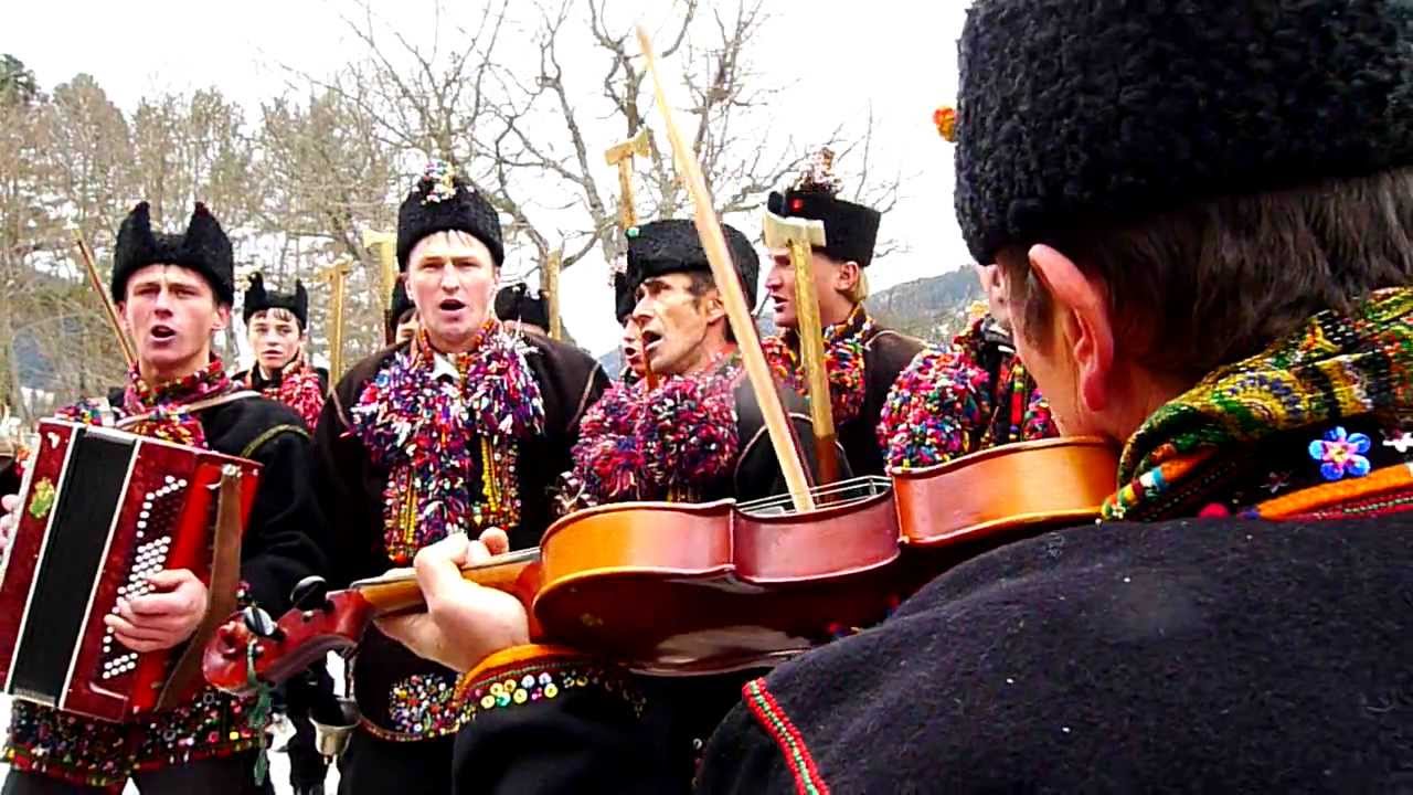 ГУЦУЛСКА КОЛІДА ПИД БІЛОЮ КОБИЛОЮ