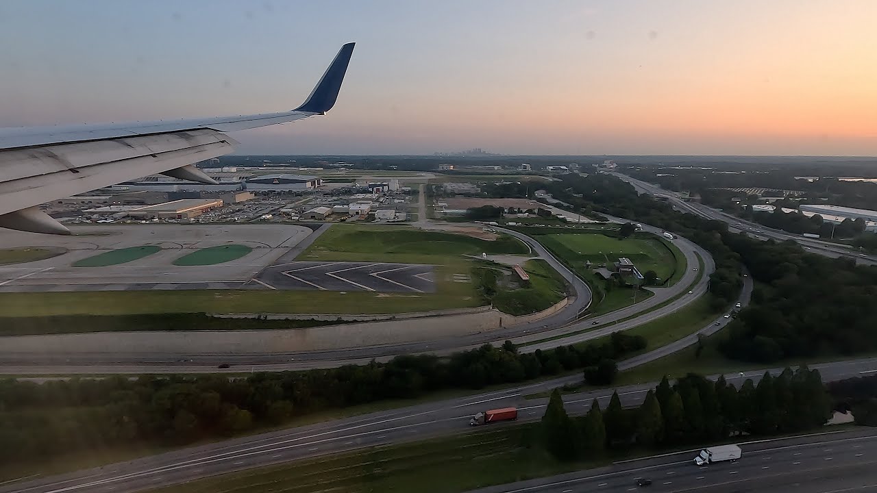 Landing at Hartsfield–Jackson Atlanta International Airport Boeing 757 200