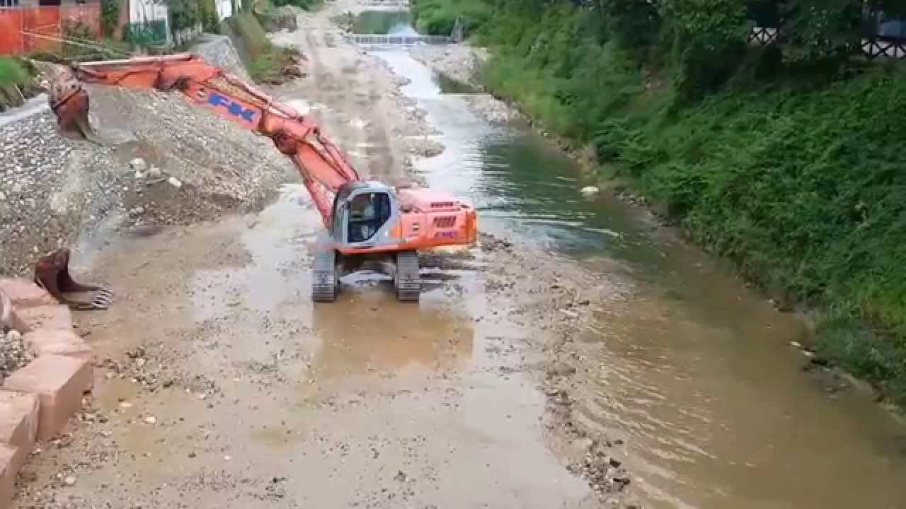 Escavatore Fiat-Kobelco e-385: come utilizzarlo