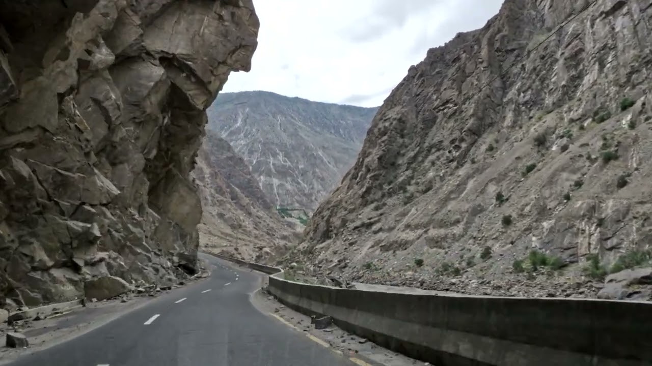 Most Dangerous Road in Pakistan 🇵🇰 | Skardu Road Drive 2025