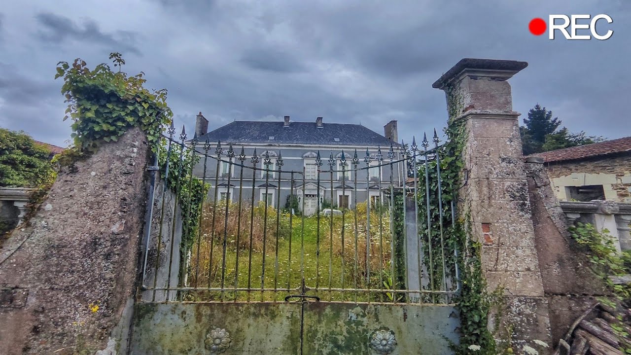Ce château abandonné est rempli de trésors cachés (INCROYABLE)