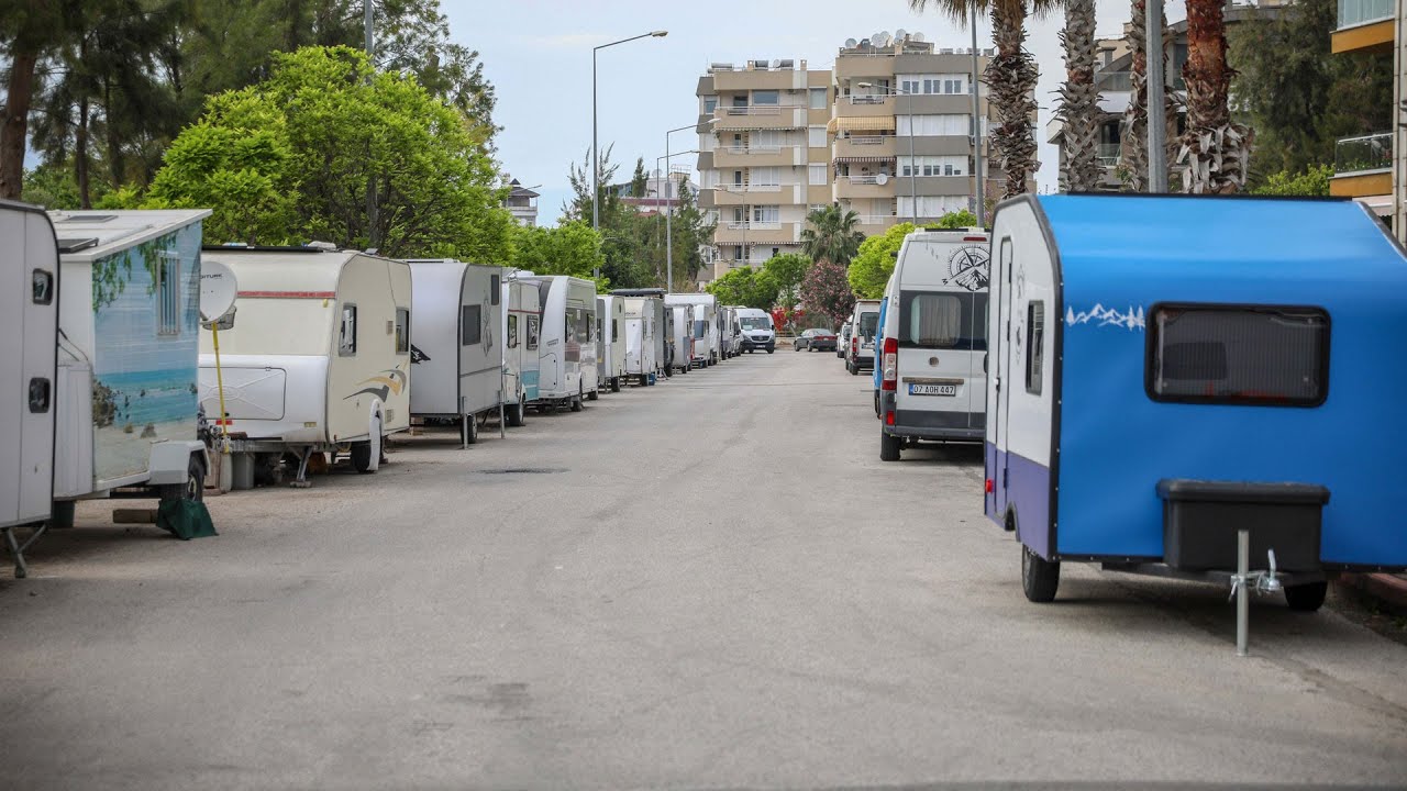 Antalya'da karavanların sokak aralarına park etmesine yasak geliyor