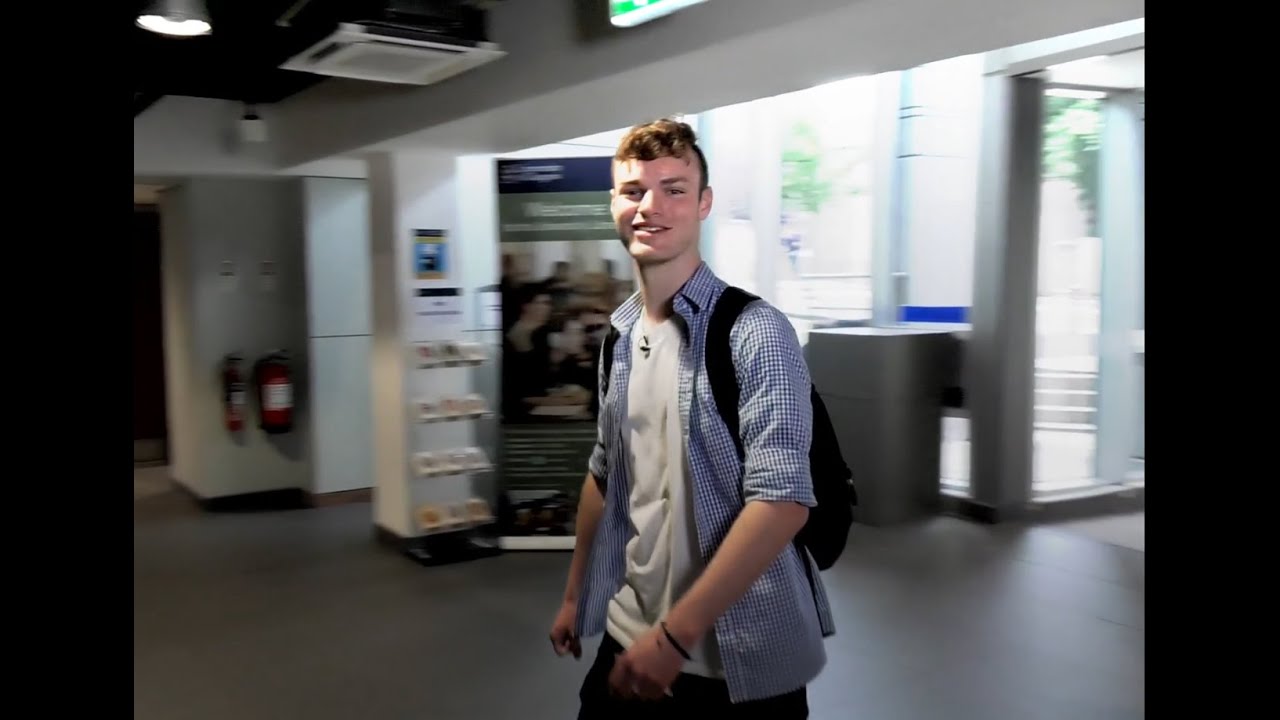 Student led Library Tour