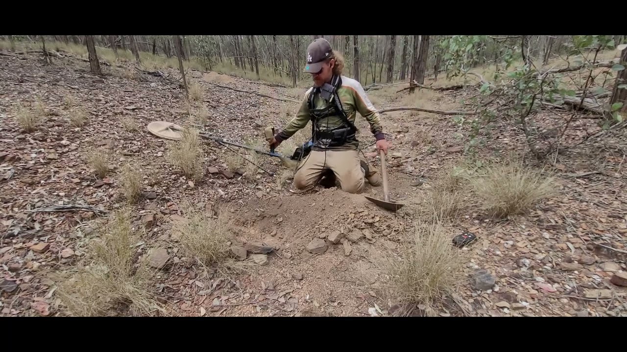 Gold prospecting Queensland- Clermont gully giving up a bit more treasure.
