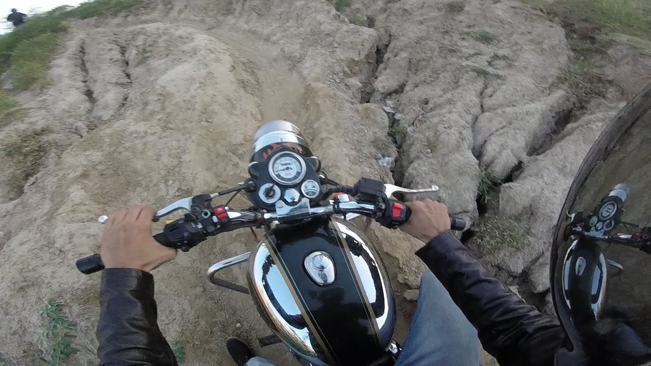Doing a little off-roading | Classic 350, Classic Chrome & Standard 350