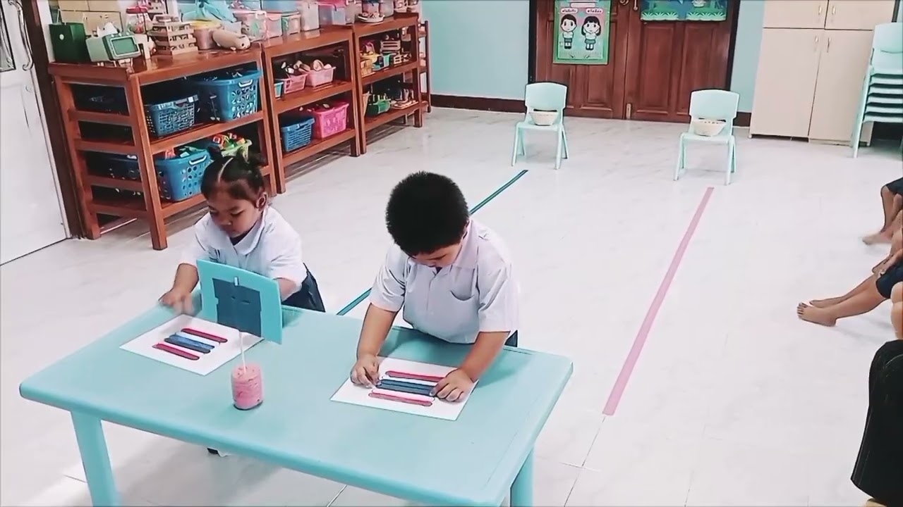 เรียงไม้ไอศครีมเป็นธงชาติ
