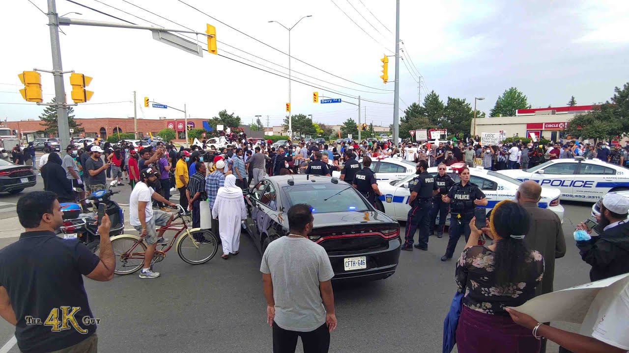 Mississauga: Police backup responds to help threatened officers 6-22-2020