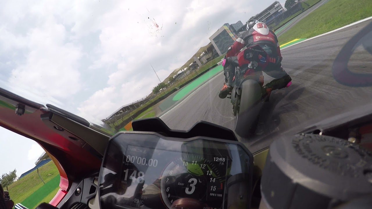 Interlagos - Panigale V4S x Panigale V4S - onboard