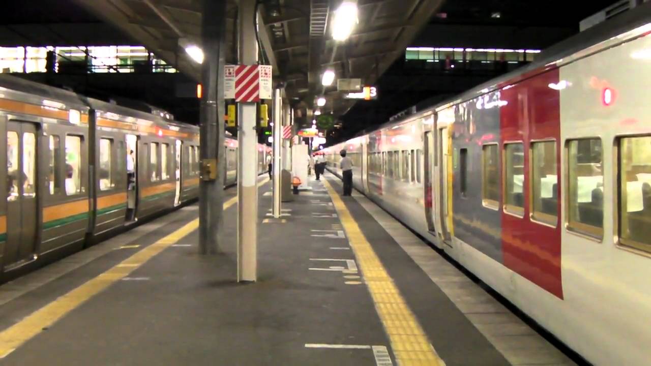 特急あかぎ9号　桶川駅にて