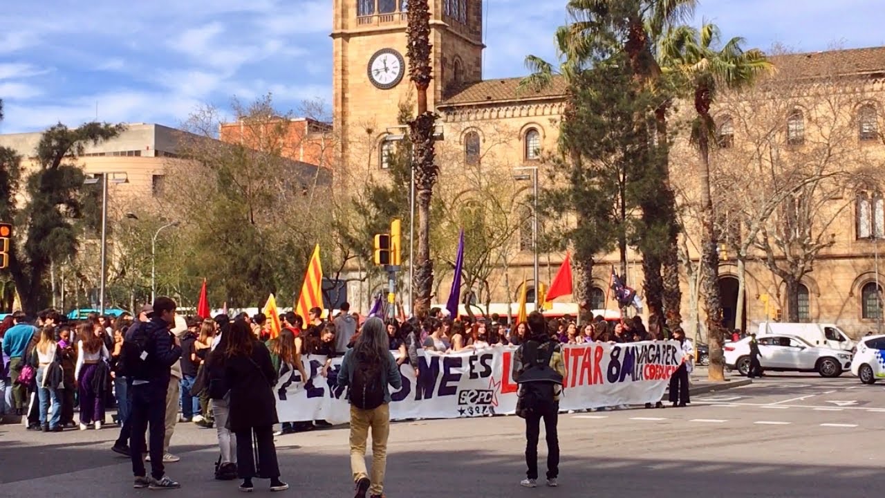 8-M D&iacute;a de la Mujer 2023 Women&rsquo;s Day | Manifestaci&oacute;n en Barcelona - Spain