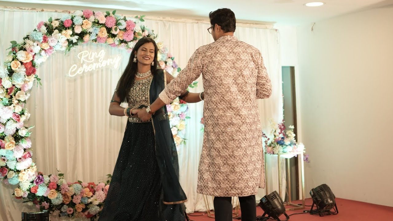 Bhaiya bhabhi Dance performance at sister's engagement party 🥳 || Couple dance performance